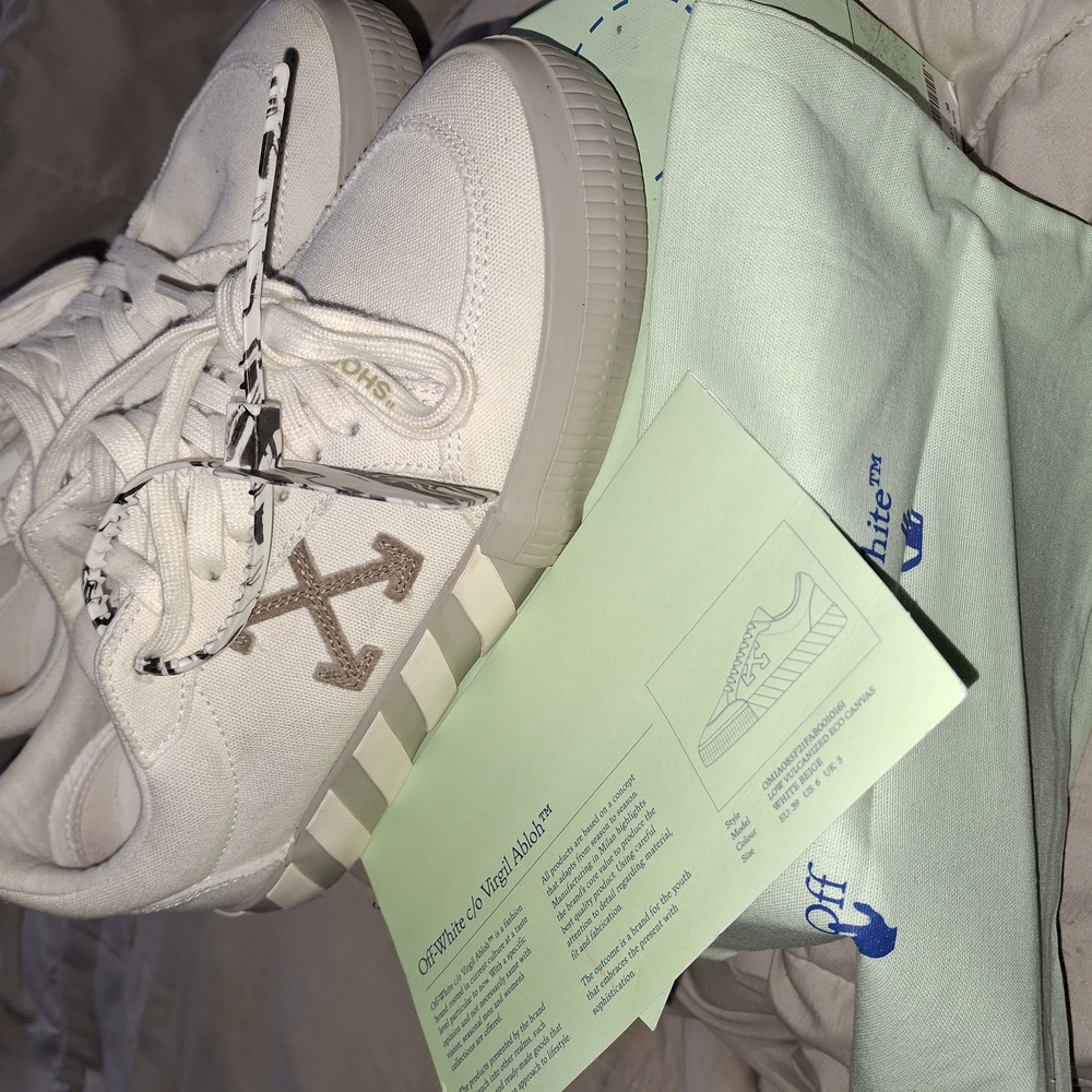 Off-White White Sneakers with Arrow Design